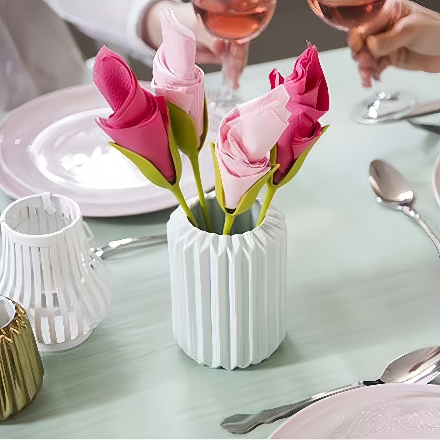 Vodlan™ BloomTwist™ 3-Second Rose Maker — Turn Ordinary Napkins into Table Art (Offer)